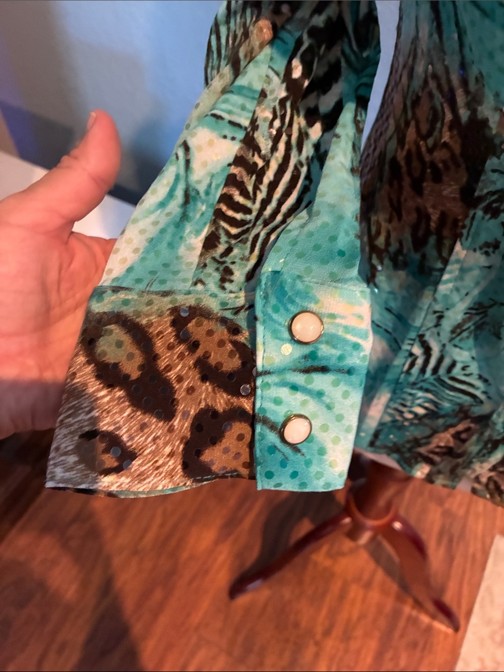 Cache Button Down Top - Picture 5 of 9